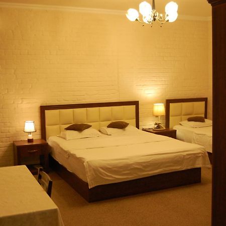Usman Hotel Samarkand Bagian luar foto
