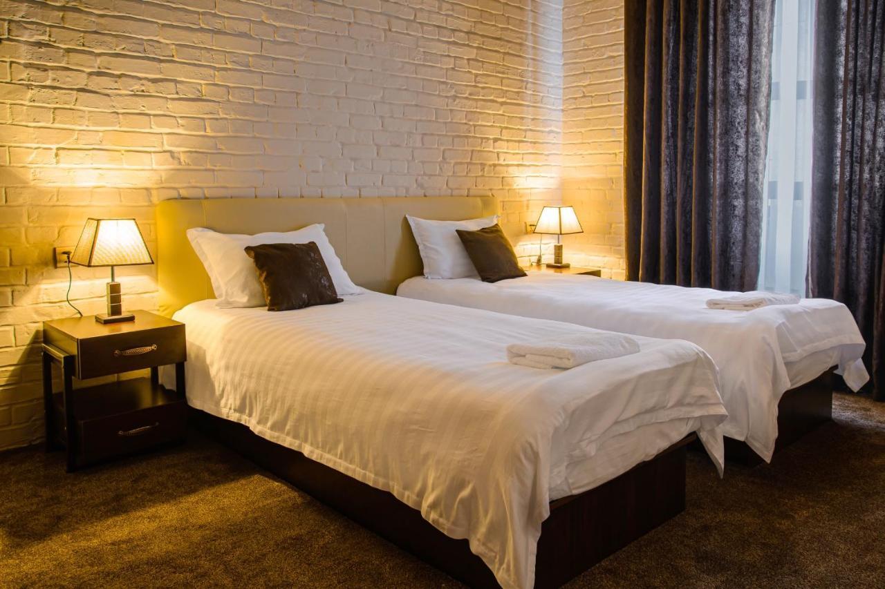 Usman Hotel Samarkand Bagian luar foto