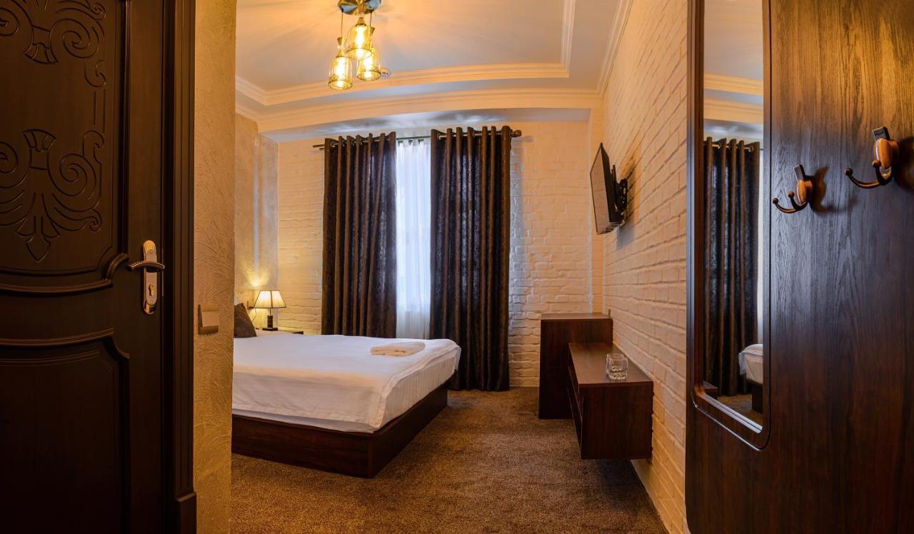 Usman Hotel Samarkand Bagian luar foto