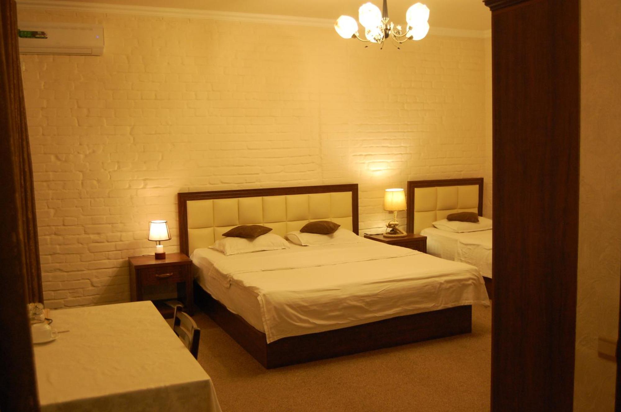 Usman Hotel Samarkand Bagian luar foto