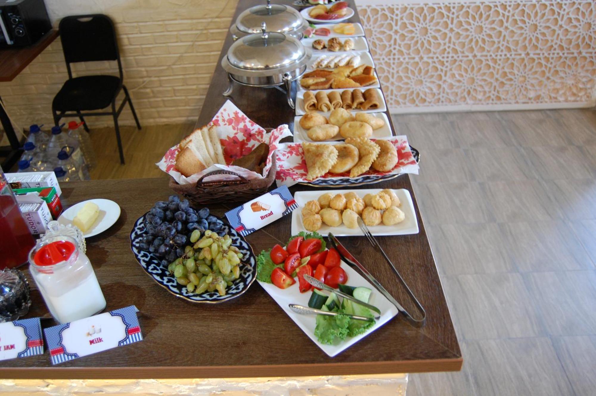 Usman Hotel Samarkand Bagian luar foto