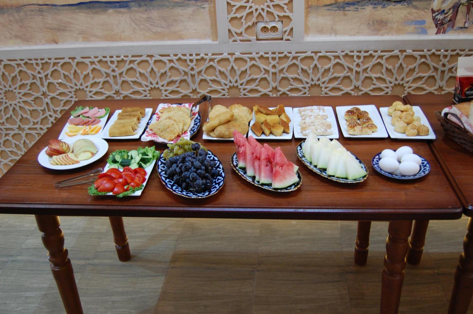 Usman Hotel Samarkand Bagian luar foto