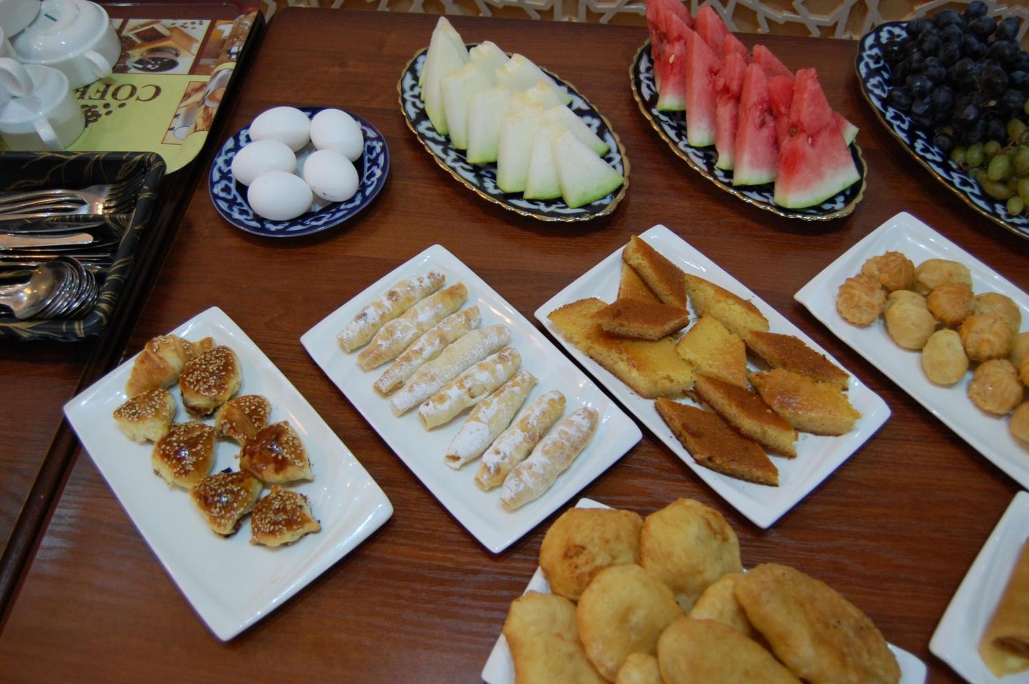 Usman Hotel Samarkand Bagian luar foto