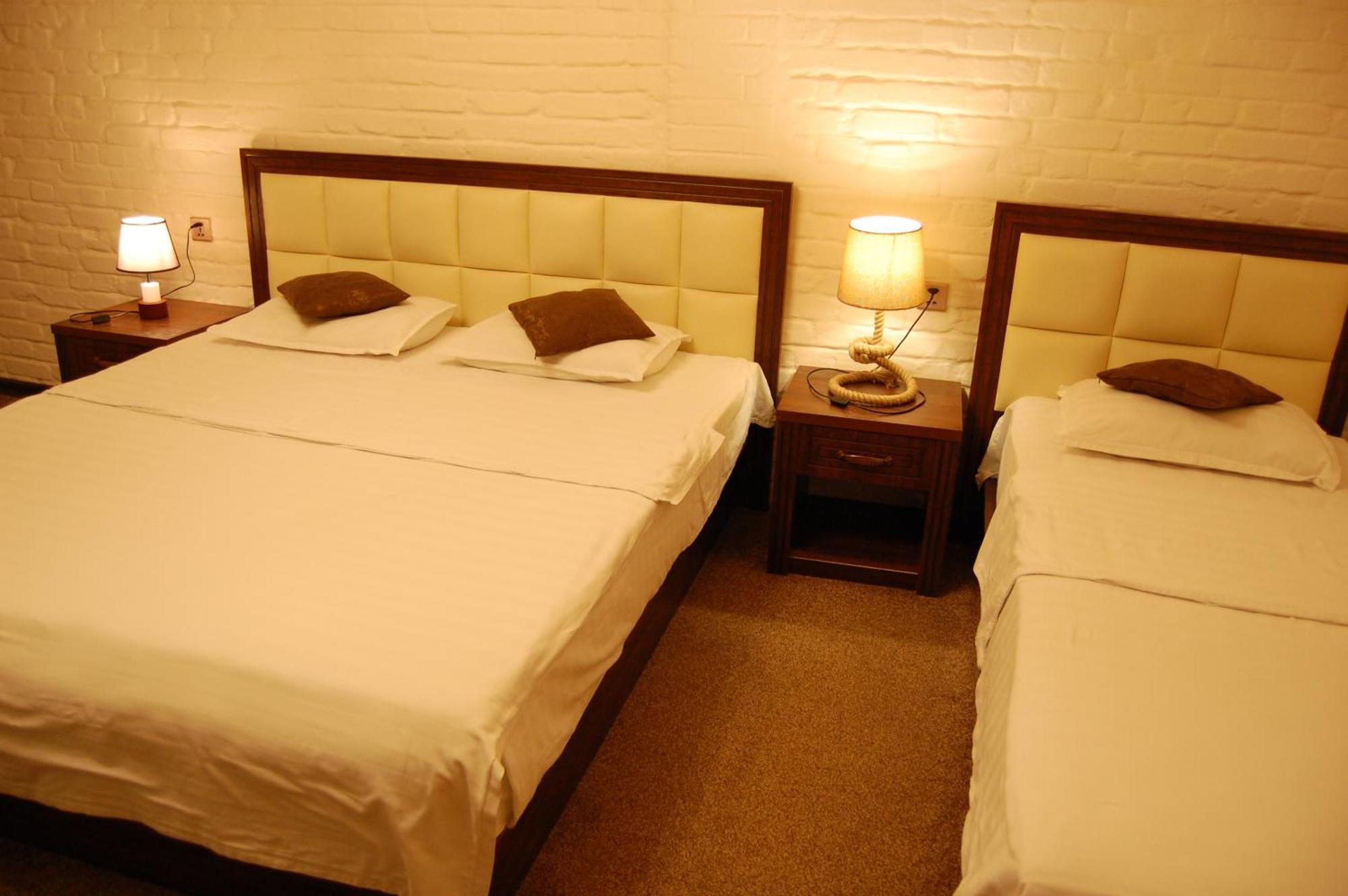 Usman Hotel Samarkand Bagian luar foto