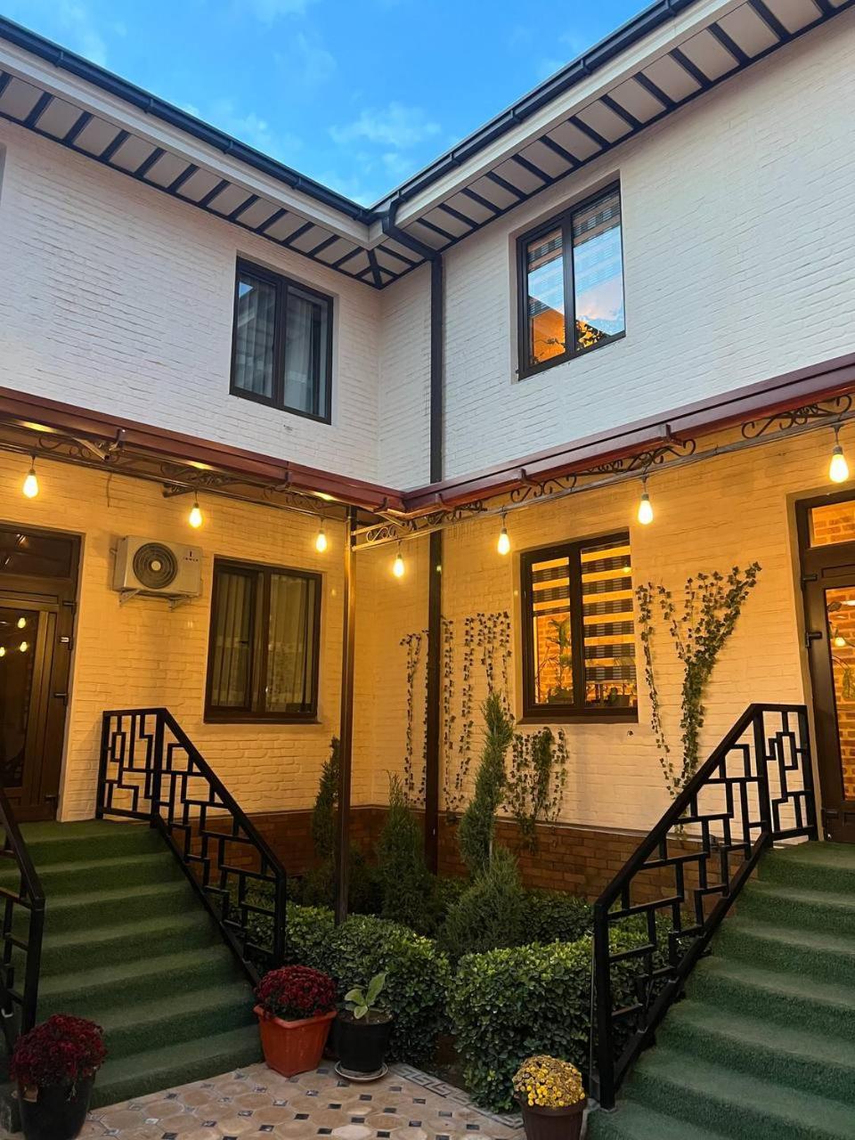 Usman Hotel Samarkand Bagian luar foto